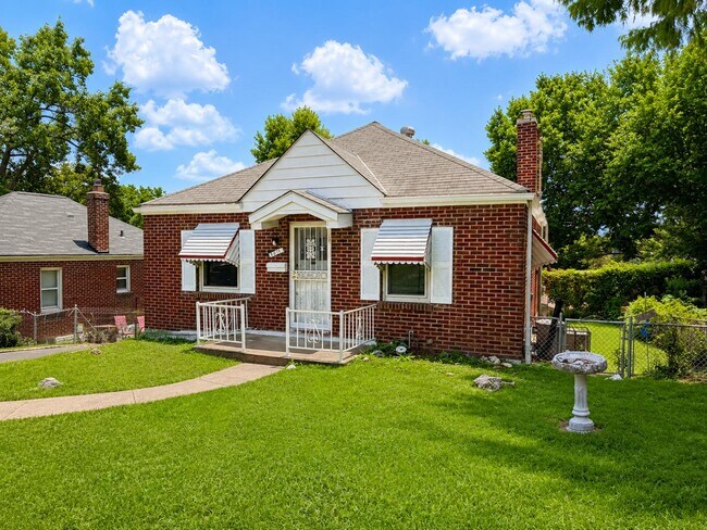Photo - 5218 Fletcher St