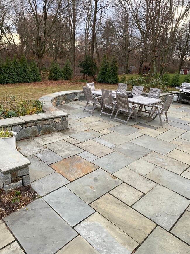 Photo - 5 Meadow Wood Rd