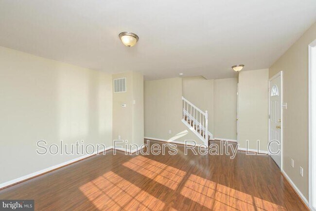 Photo - 257 Maple Wreath Ct