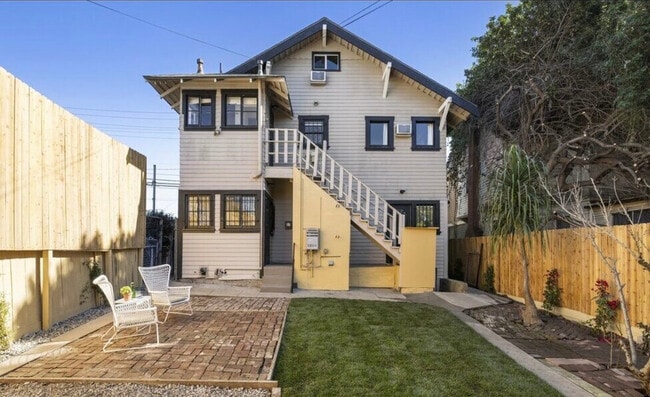 Photo - 211 1/2 S Burlington Ave