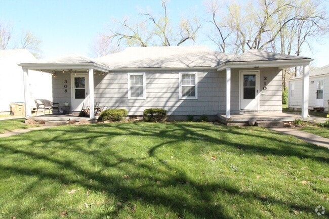 Building Photo - One Bedroom Duplex in North Kansas City Rental