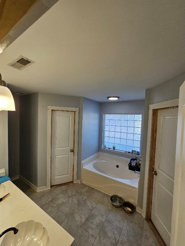 Photo - 2104 Razorback Ln