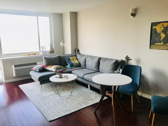 Building Photo - 20 2nd St Unit 1705