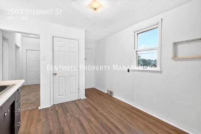 Photo - 2503 Stewart St