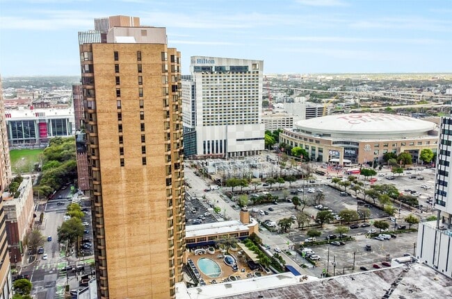 Building Photo - 1111 Caroline St Unit 2903