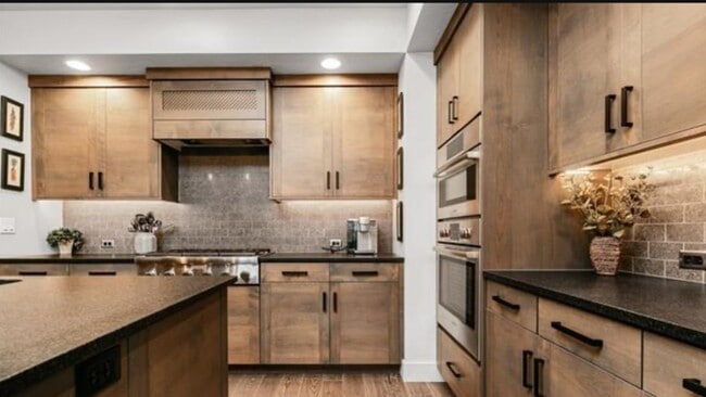 Photo - 4422 E Parkcenter Blvd