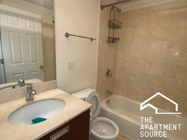 Photo - 6947 N Oakley Ave Unit 3