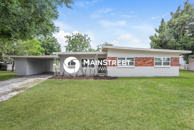 Building Photo - 3 Bedroom Pet-Friendly Home in ORLANDO, FL with Main Street Renewal