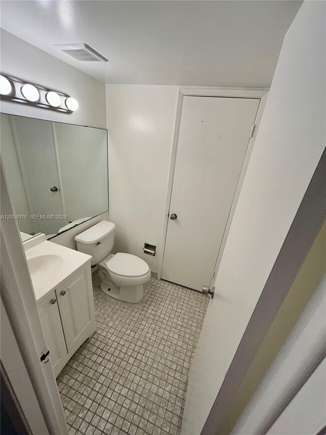 Photo - 210 W Park Dr Unit 201-2