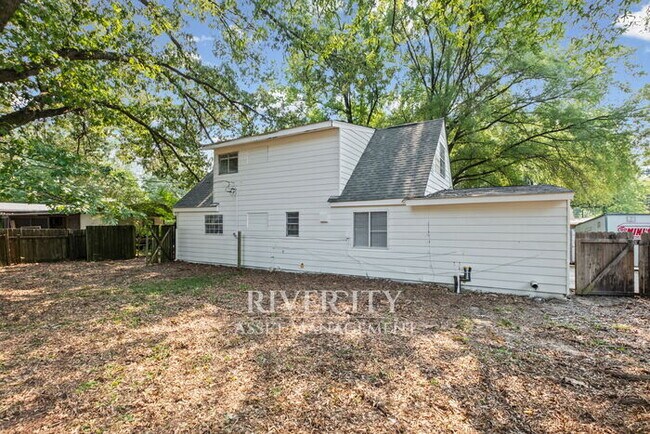 Photo - Beautiful 2 Story Home, Section 8 Welcomed !!!!!!