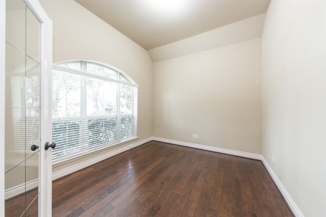 Photo - 27106 Cross Pointe Ct