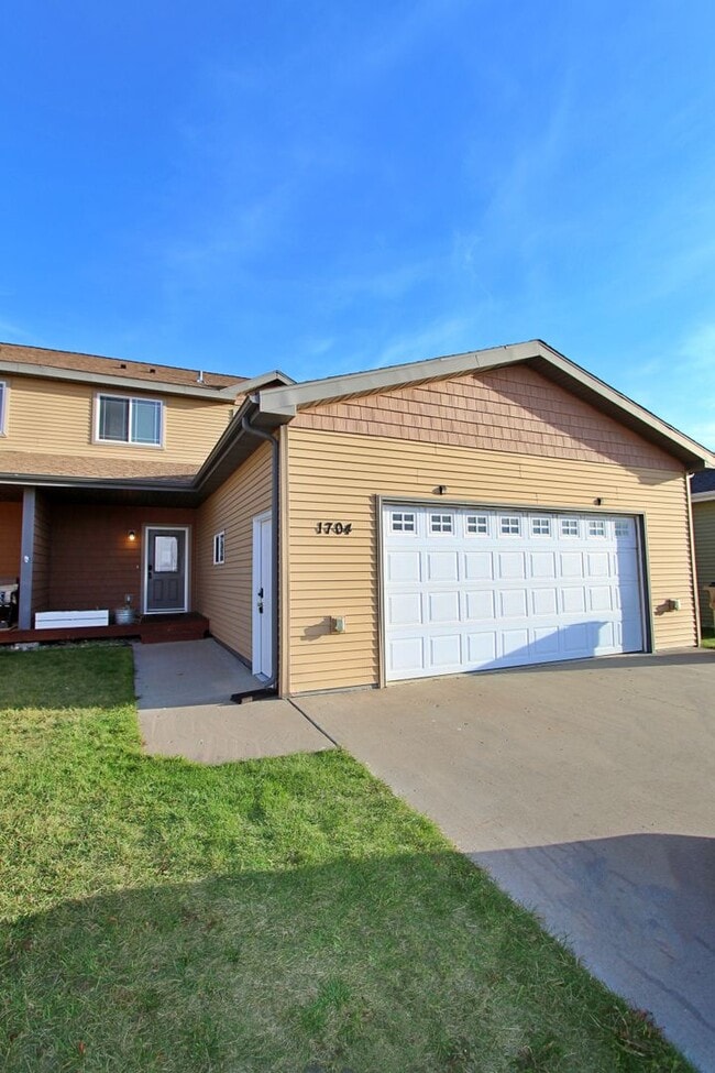 3 Bedroom Townhome - 3 Bedroom Townhome