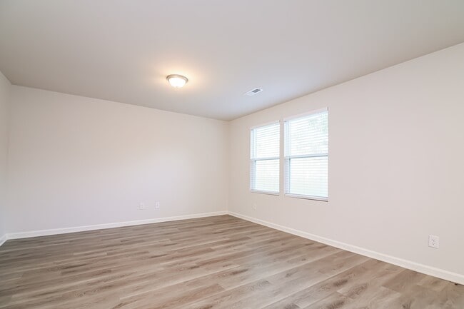 Photo - 2400 Harbor Cove SW