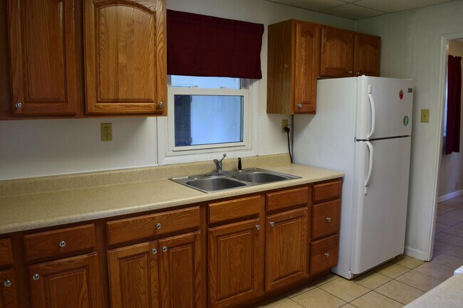 Photo - 331 E Chestnut St