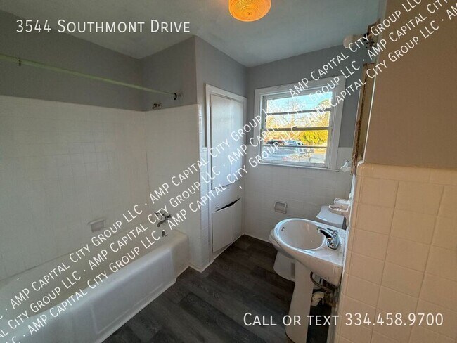 Photo - 3544 Southmont Dr