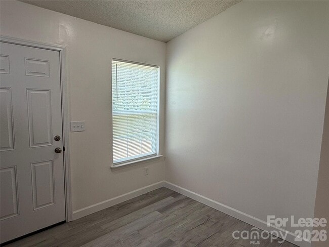 Photo - 404 Kingville Dr