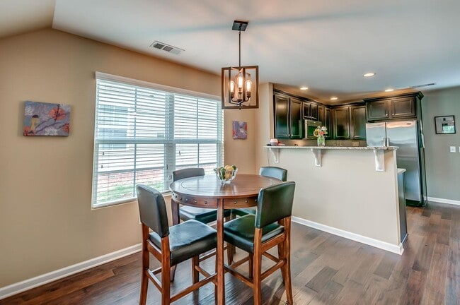Photo - 1431 Riverbrook Dr