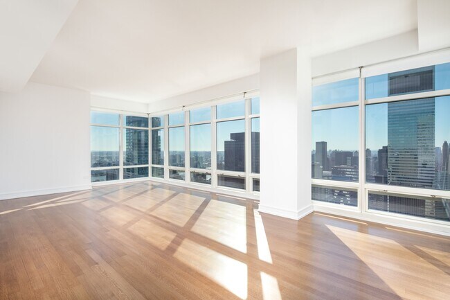 Photo - 151 E 58th St