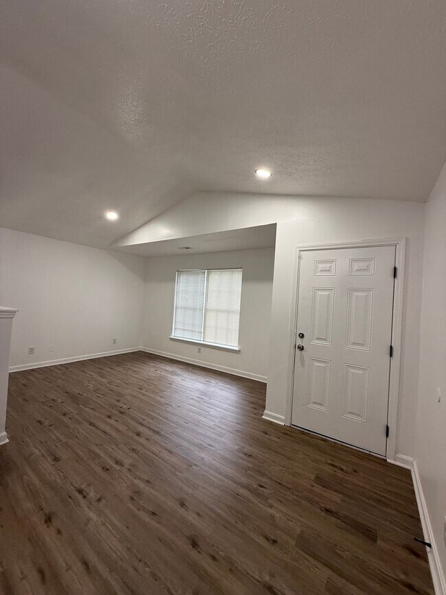 2214 W Burnett Ave