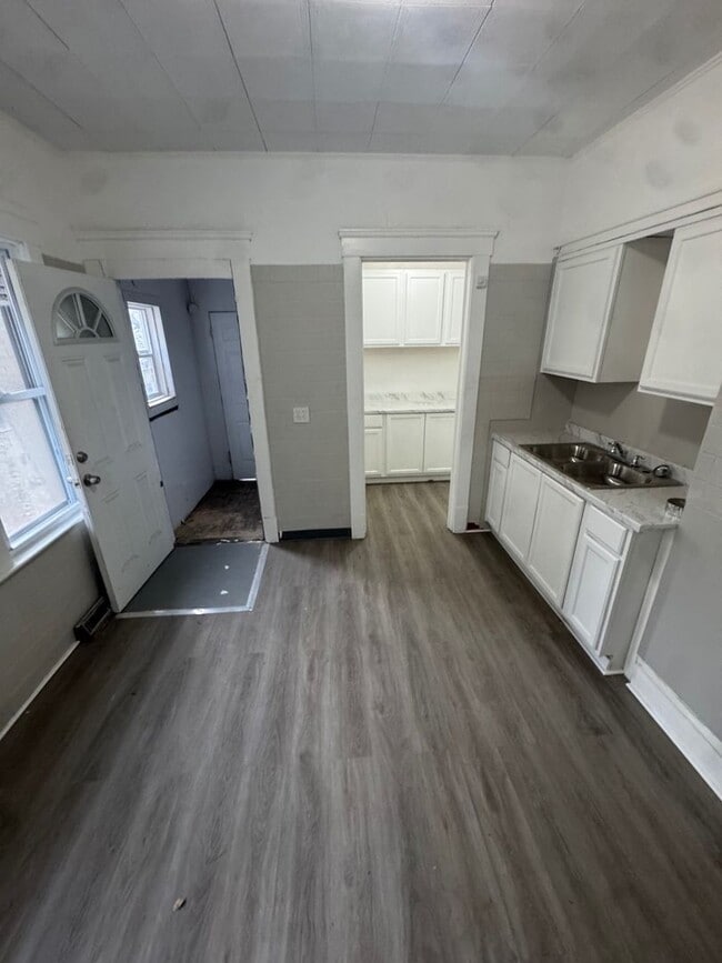 Photo - 5 Bedroom Home for Rent in Glenville – Cleveland