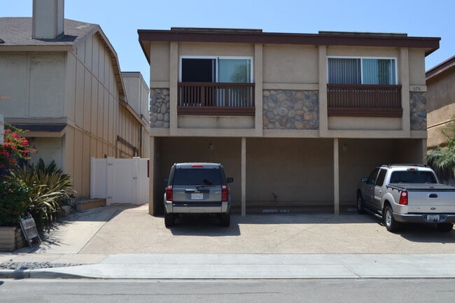 Building Photo - 1 bedroom Condo steps from the beach
