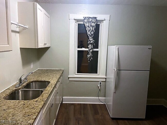 Photo - 429 Stinaff St Unidad 1