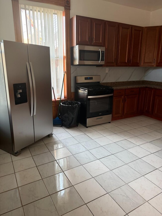 Photo - 2734 W Haddon Ave Unit 2