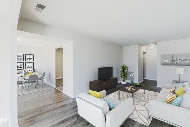 Photo - Brinkley Manor