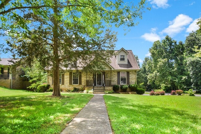 Pet Friendly Three Bedroom! - Pet Friendly Three Bedroom! House