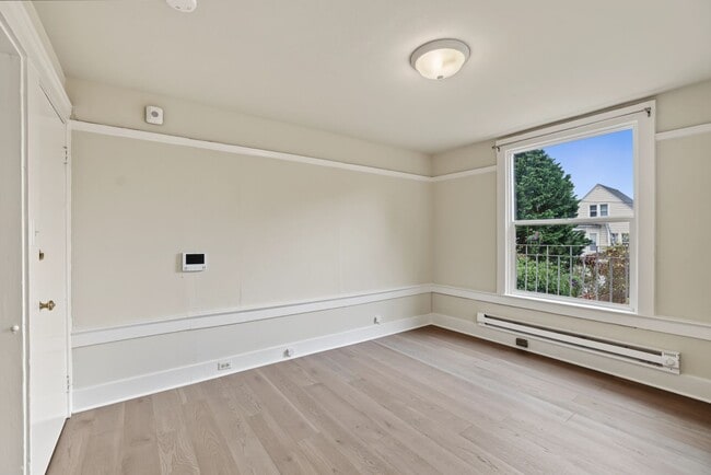 Building Photo - 1733 McAllister St Unit 2