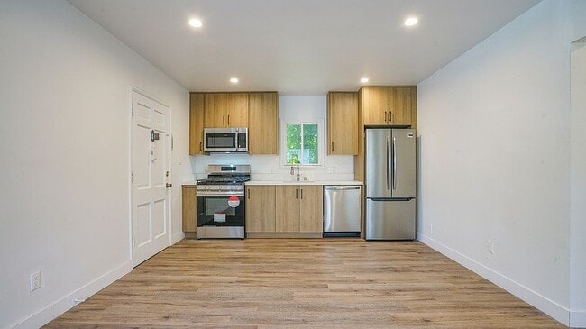 6112 Saturn St Unit 1/4