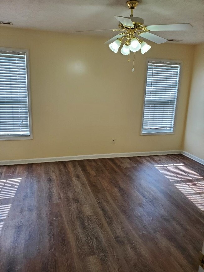 Photo - 107 Early Dawn Dr