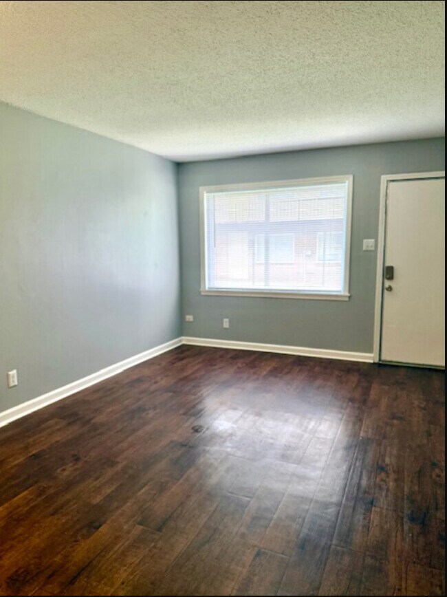 Family Room - Center Court Apartments