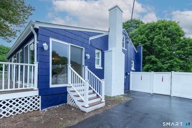 Photo - 23 Quotonset Ln