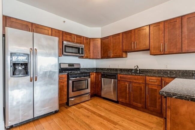 Photo - 125 43rd St Condo Unit 903