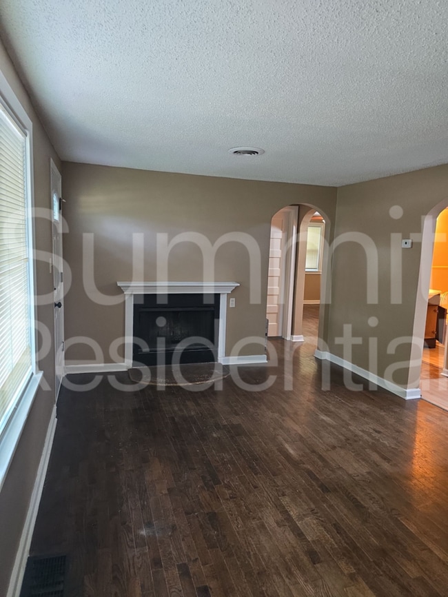 Photo - 2500 NE 46th St