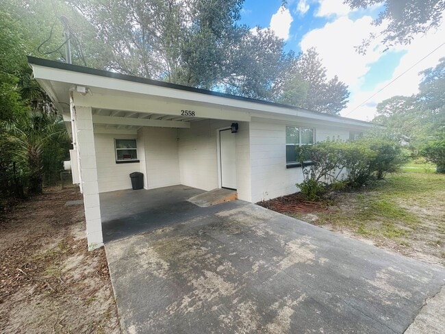2558 Spirea St