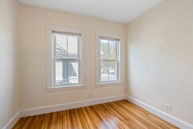 Photo - 4 Vincent Ave Unidad 2