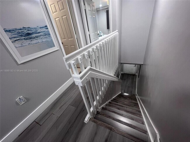 Photo - 821 SW 2nd St Unit 2