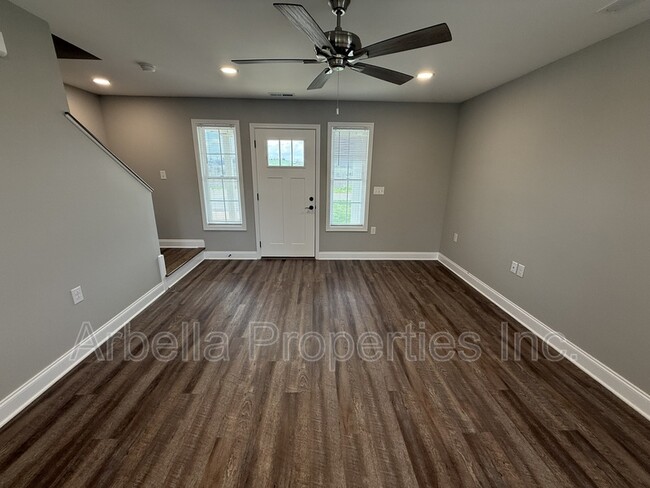 Photo - 127 Jess Corby Rd Unidad Apt 24