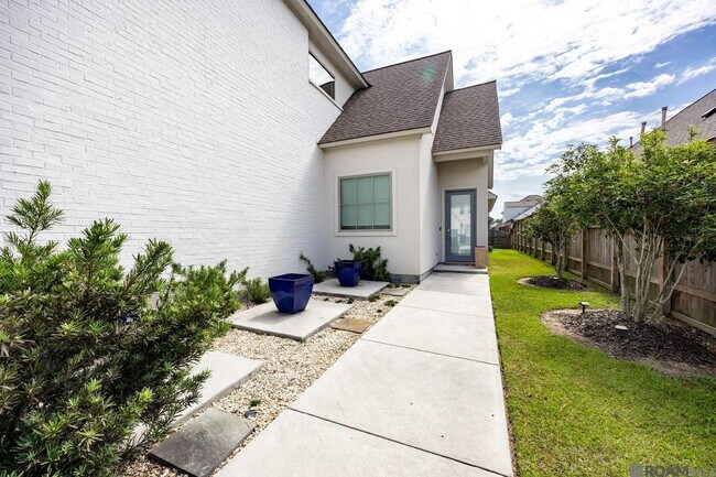 Photo - 8543 Landau Dr