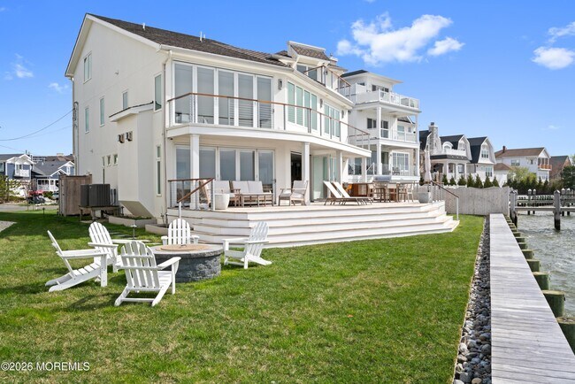 7 Circle Dr