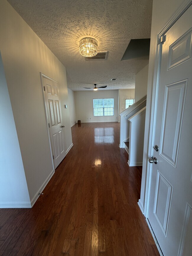 8304 Oak Knoll Dr