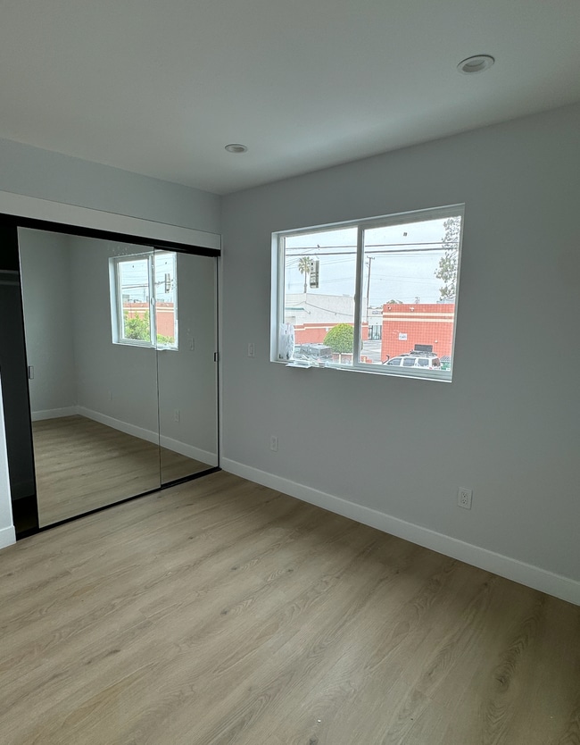 Photo - 18507 Burin Ave