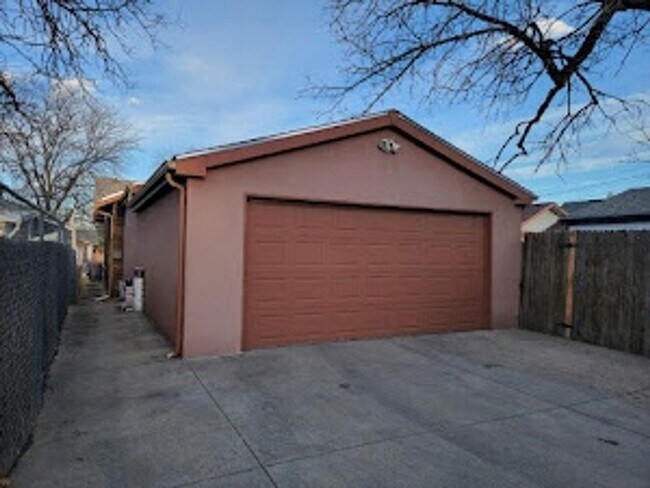 Photo - 4141 Eliot St