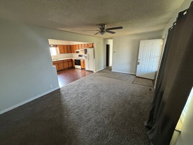 Photo - Columbine Ave