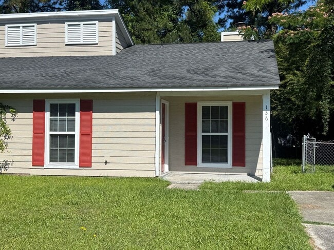 Building Photo - 2 bedroom 1 bathroom