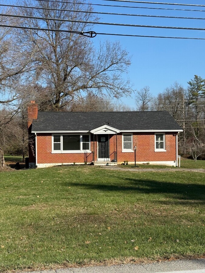 Photo - 2056 Hodgenville Rd