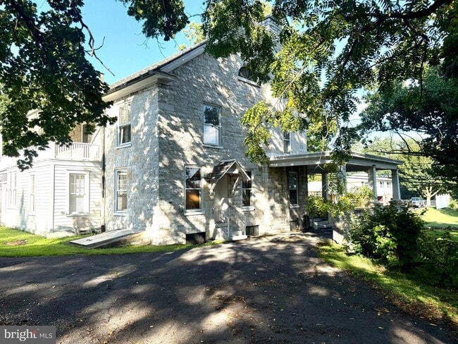 135 Fort Loudon Rd