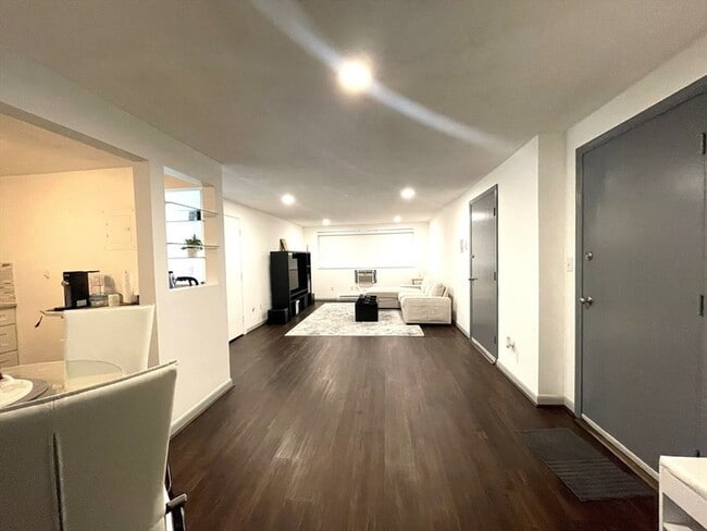 Photo - 1325 Worcester Rd Unidad C3